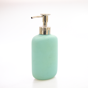 Bathroom Toiletry Kit with Pump Bottle Shampoo & Bath Gel Amenities